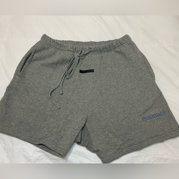 Fear of God Essentials Cotton Sweat Shorts - Picture 3 of 9